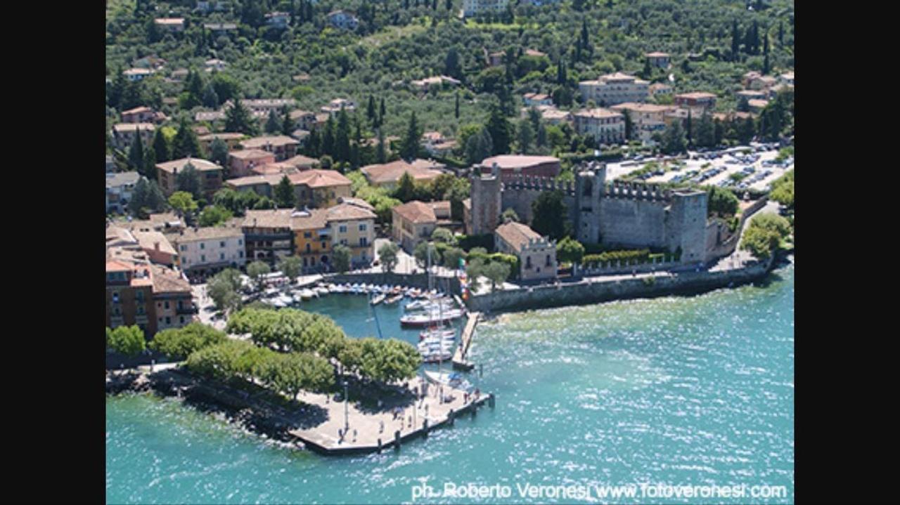 Suite La Castellana Torri Del Benaco Exterior foto